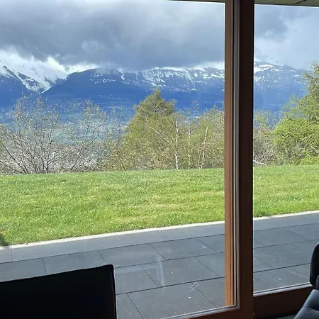 アパート Joli 2 Pieces Et Demi Confort, Balcon Du Ciel Mont-noble *